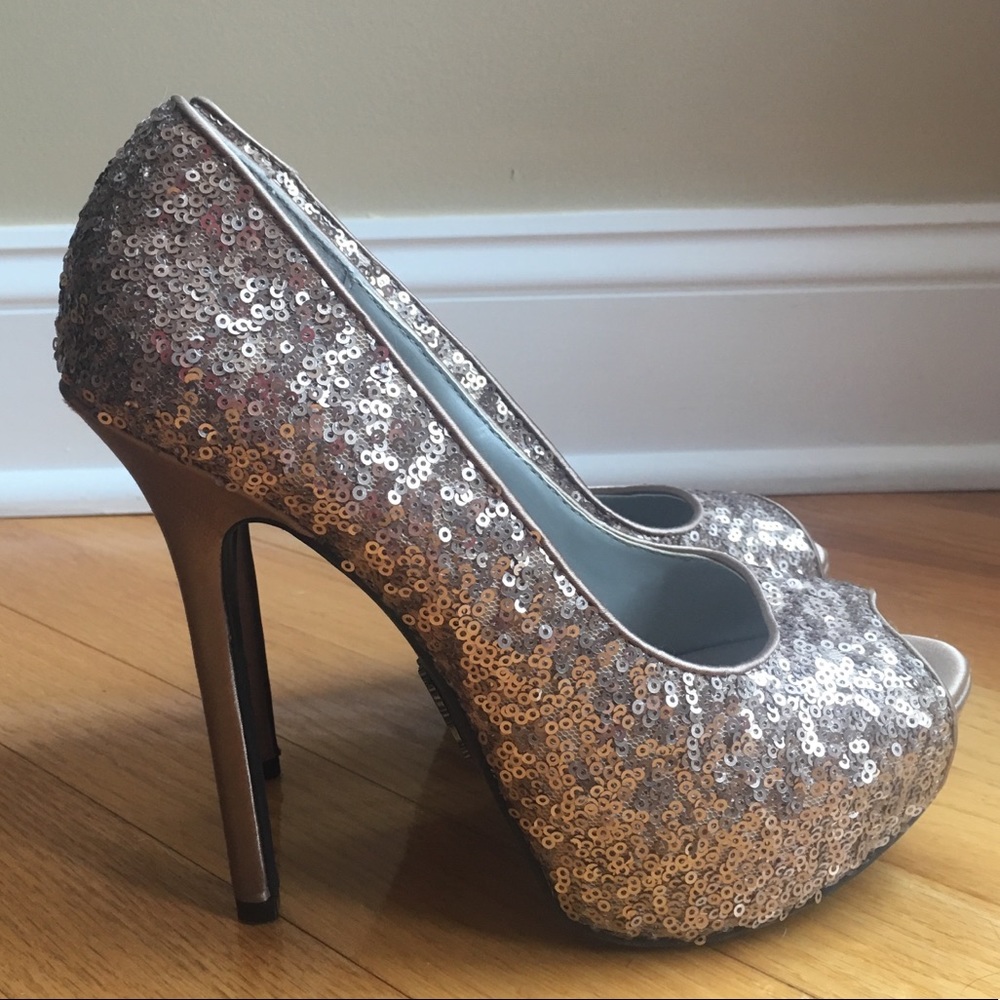 Vera Wang Sequin Heels - Picture 5 of 8